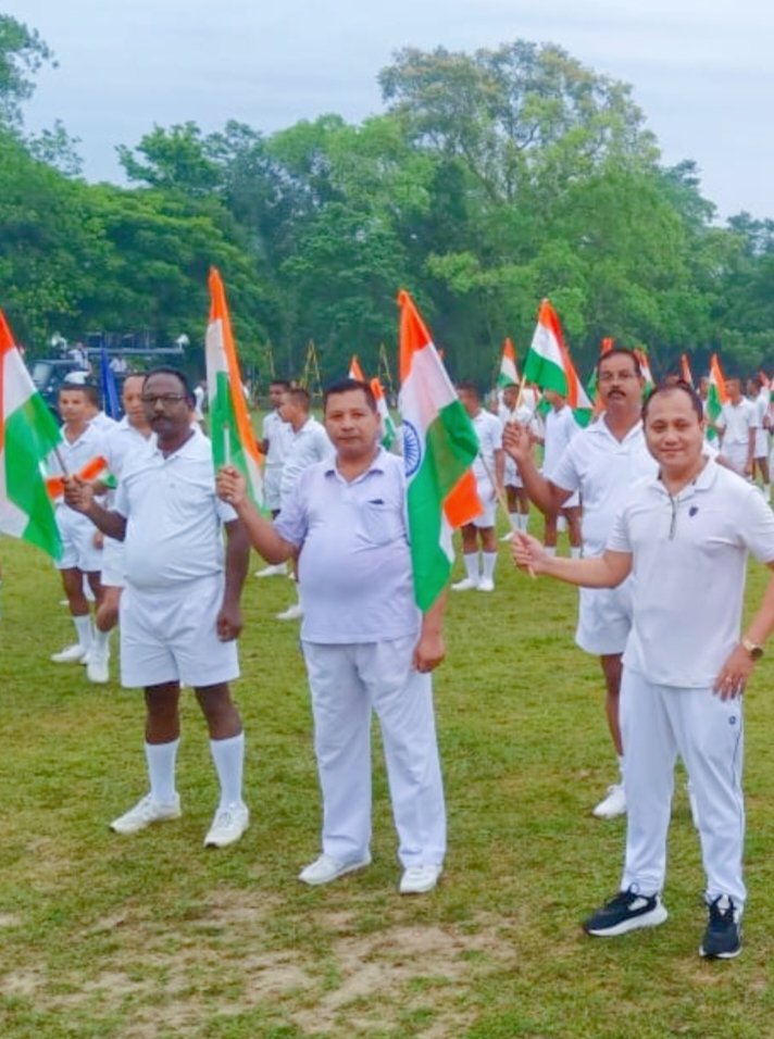 MantuAhmed2's tweet photo. Hath mai tiranga
#AzadiKaAmritMahotsav
#HarGharTiranga
#HarGharTirangaAssam
@PMOIndia
@HMOIndia
@MinOfCultureGoI
@CMOfficeAssam
@himantabiswa
@DGPAssamPolice
@assampolice
@commandant11th1 https://t.co/seEb7MnTzJ