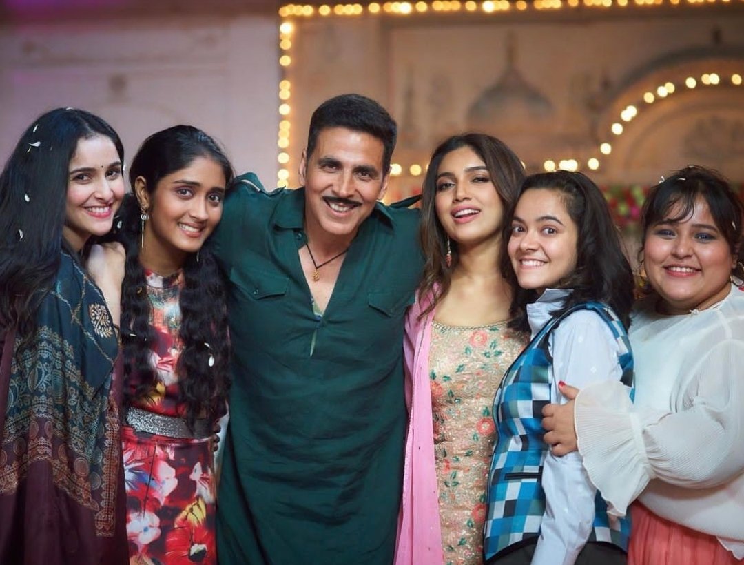 GyanDeepGupta2's tweet photo. Watched #RakshaBandhan, I've no words 😔😔 This Movie deserve to be Blockbuster, Happy ending is done in reel world, don't know when it will happen in real world... Thank You @akshaykumar @bhumipednekar @aanandlrai @KanikaDhillon For This Movie ❤️ https://t.co/weAeAI9Sqh