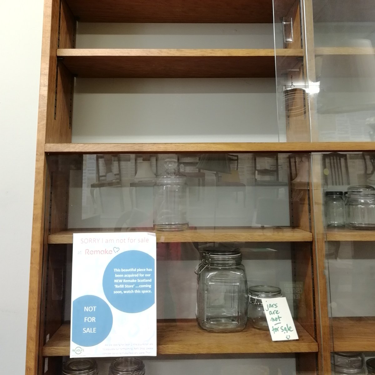 remake_scotland's tweet photo. Donated wooden shelves are going to fit perfectly in the Refill Shop along with very kind donation of jars & bottles from @GillsWhiskyShop and the Refill Station in Methven #communitysupport #refillchampions #refillstore https://t.co/F4ZHswmAkW