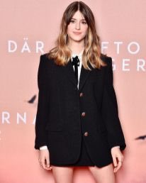 DaisyEJNews's tweet photo. 📸 Daisy at the premiere of @CrawdadsMovie in Stockholm https://t.co/8Z0EaRZ23C
