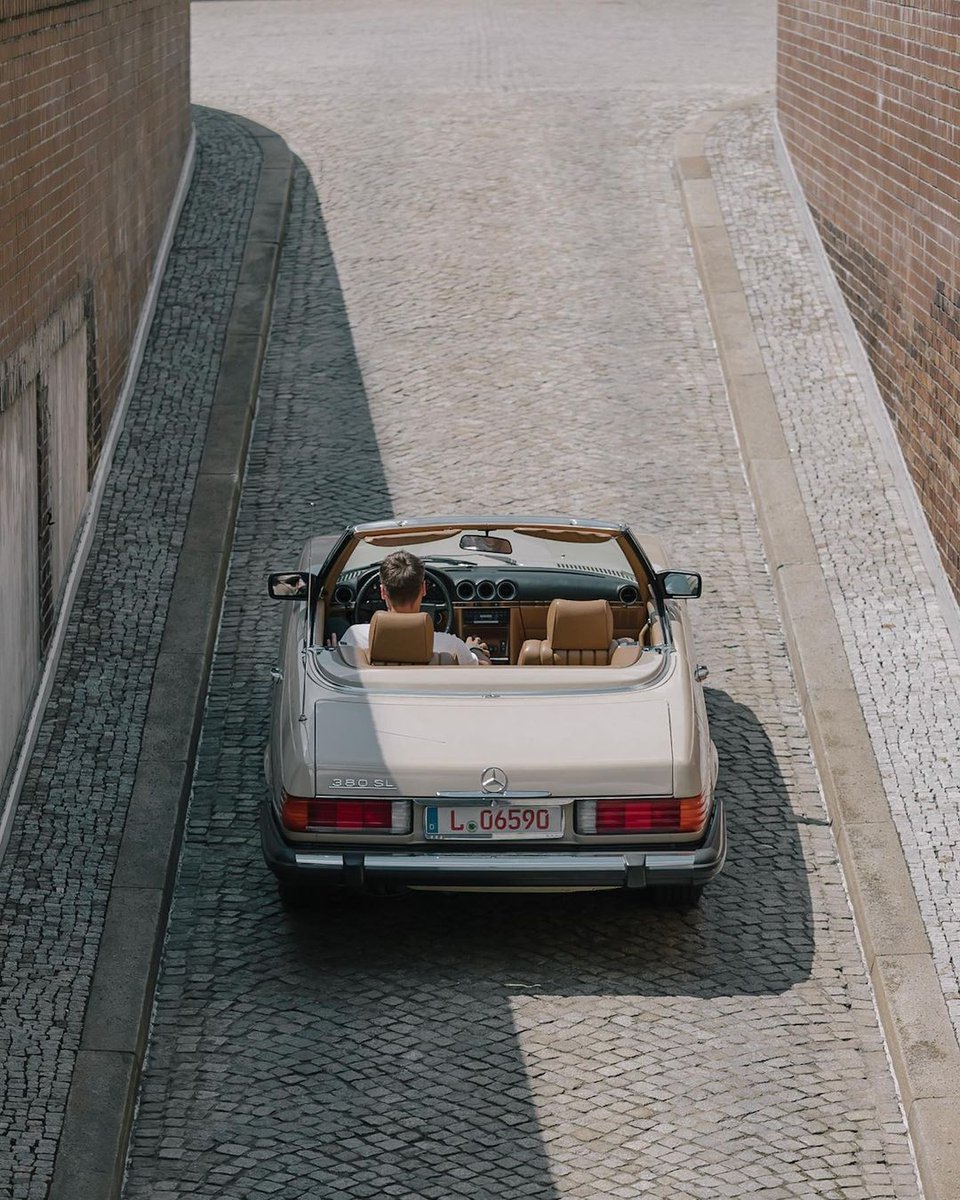 ParmaPini's tweet photo. Nothing compares to a classic

Credit: @carphiles

#drivevintage #mercedesbenz #mercedes #mercedesbenzclassic #mercedes300sl #300slgullwing #380sl #automotivephotography #drivetastefully #savethemanuals #sportscartogether #getoutanddrive #cargram #aestheticfeed #aestheticcar https://t.co/kxyIThfgtT