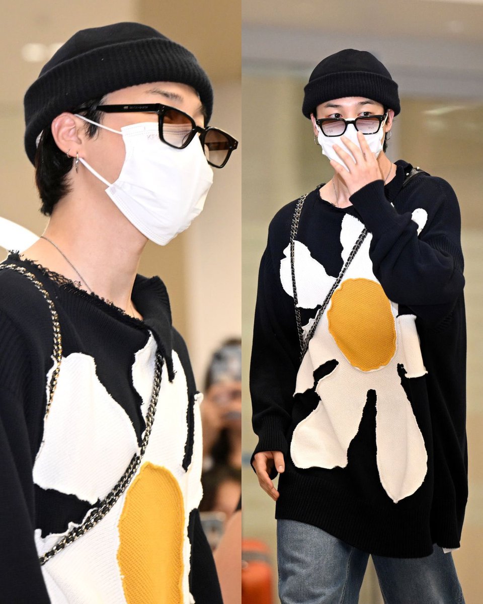 PJM_data's tweet photo. K-media: "Jimin, world's visual"

Korea's treasured son. Our global IT Boy. ❤

WELCOME HOME JIMIN!
WELCOME BACK JIMIN! https://t.co/jZLwTuH4WC