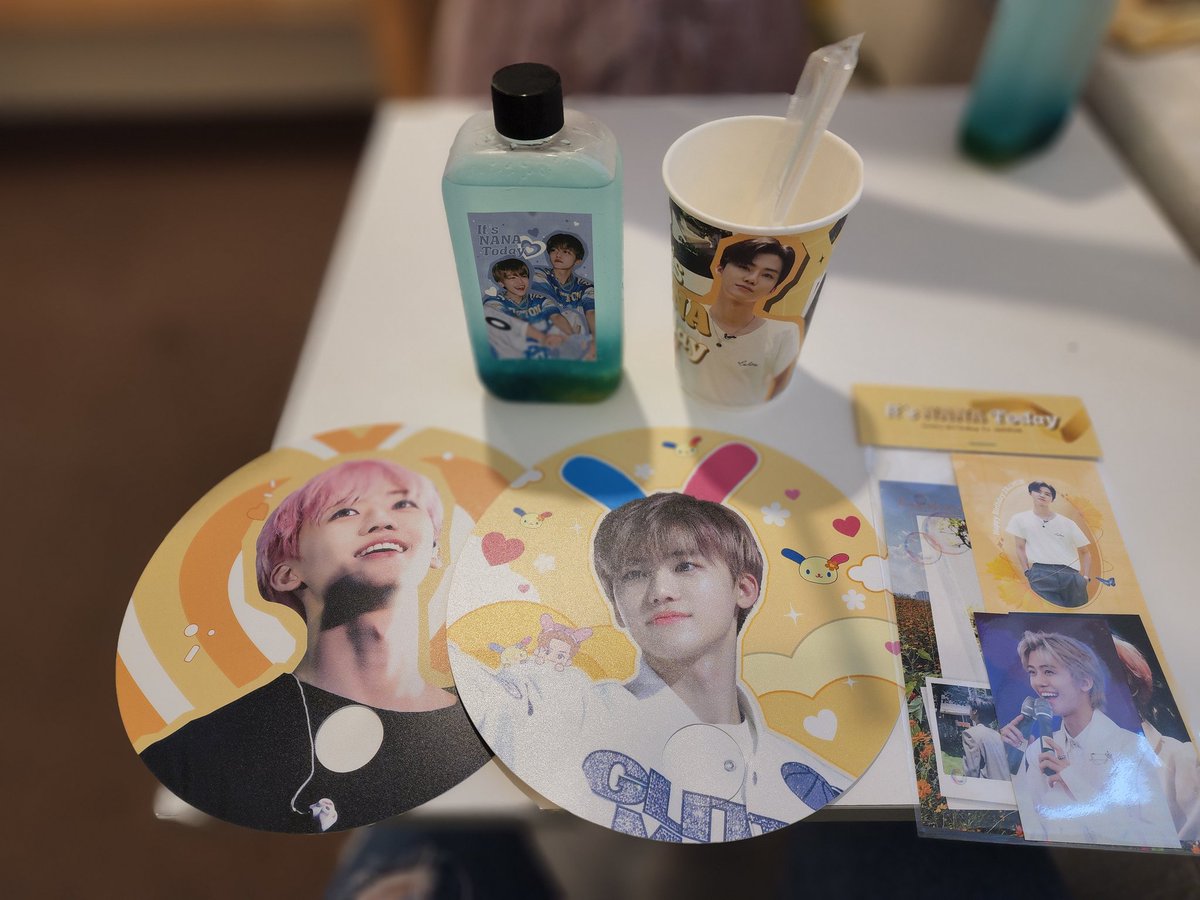 na_jaem_42's tweet photo. 🐰크리미무드🐱
전체적으로재민이가좋아하는노랑노랑카페였어요!!
방문했을때사람이많지않았어서그런지분위기도되게좋았고재민세컷찍는부스도있어서좋더라구요❤️
여기도액자가있어서재민이보는재미가ㅋㅋㅋ
#Its_NANA_today https://t.co/oAspSrI6tb