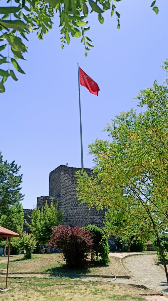 Malazgirt Kalesinden tüm Türkiye'ye kucak dolusu selamlar.🙌🇹🇷

<a href="/cengizaltin1071/">Cengiz Altın</a> <a href="/eminsimsekmus/">Mehmet Emin Şimşek</a> <a href="/MehmetNuriErsoy/">Mehmet Nuri Ersoy</a> <a href="/AhmetMisbah/">Ahmet Misbah Demircan</a> <a href="/fuatoktay/">Fuat Oktay</a> <a href="/ProfAdnanCevik/">Adnan Çevik</a> <a href="/haydaraliyildiz/">🇹🇷Haydar Ali YILDIZ</a> <a href="/akaraismailoglu/">Adil Karaismailoğlu</a> <a href="/jsarieroglu/">Jülide Sarıeroğlu 🇹🇷</a> <a href="/murat_kurum/">Murat KURUM</a> <a href="/mehmetersoy57/">Mehmet Ersoy🇹🇷</a> <a href="/hasandogan/">Hasan Doğan</a> <a href="/alican_mustafa/">Mustafa Alican</a>  @malazgirtproje