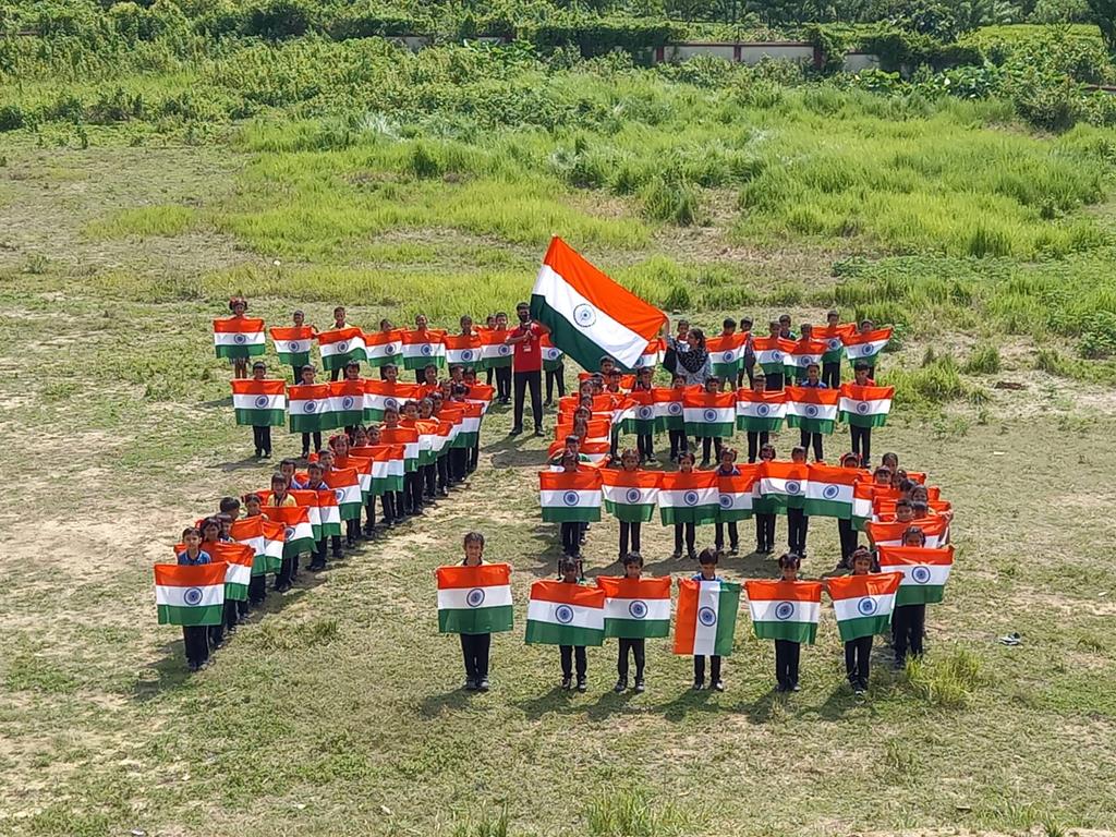 AnupamH30334017's tweet photo. hath mai tiranga
#AzadiKaAmritMahotsav
#HarGharTiranga
#HarGharTirangaAssam
@PMOIndia
@HMOIndia
@MinOfCultureGoI
@CMOfficeAssam
@himantabiswa
@DGPAssamPolice
@assampolice
@commandant11th1 https://t.co/8mCLpmseNs