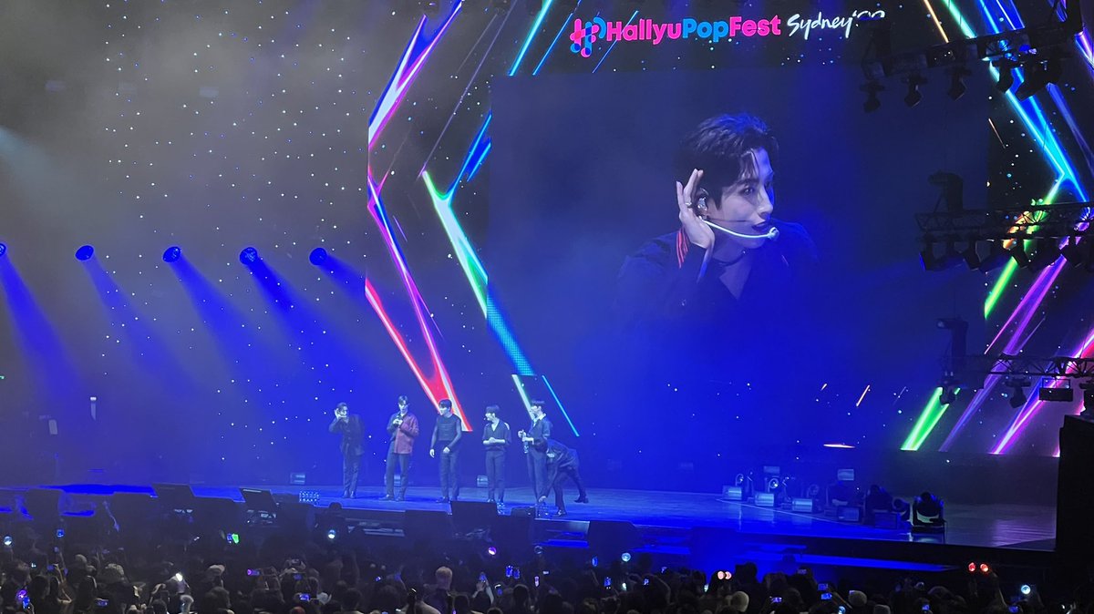 gildasings's tweet photo. #HallyuPopFestSydney2022 #OneUs 🎤👏👏👏⭐️ https://t.co/iesahnInRx