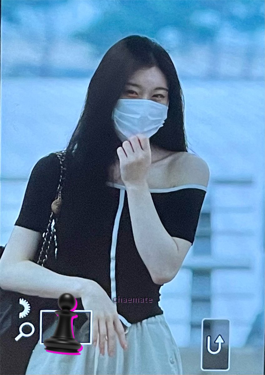 chaemate0605's tweet photo. 220814 ICN #ITZY #채령 https://t.co/HzAO97Brlz