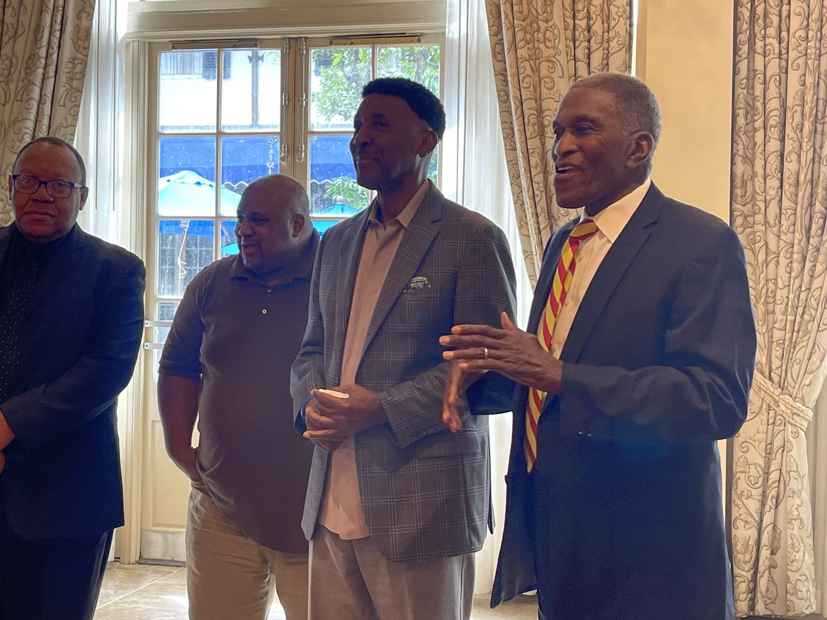 worldconfmayors's tweet photo. Today we honored the founder of the World Conference of Mayors, Johnny Ford with a surprise celebration. Friends and family from everywhere showed up to honor his many years of service. Congratulations! https://t.co/Nj6ezwQ2Ie
