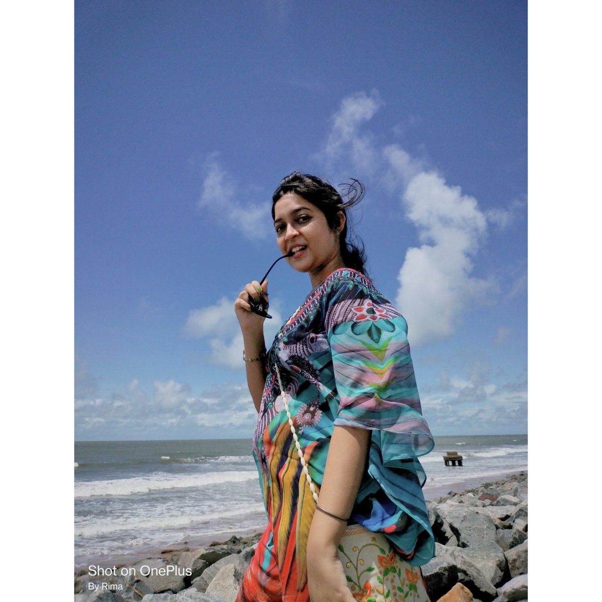 RimaChatterje's tweet photo. In love with wearing kaftan these days 🐚
Wearing :- #rajoriainstyle 👘
#kaftan #kaftandress #kaftanmurah #kaftanstyle #kaftanmodern #dress #faishion https://t.co/p2uhEjbLo8