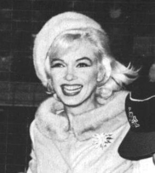 Clubpassionmar2's tweet photo. #marilynmonroe #clubpassionmarilyn #1962 #musculardistrophy #distrophiemusculaire #dodgersstadium https://t.co/q6PB0RalpX