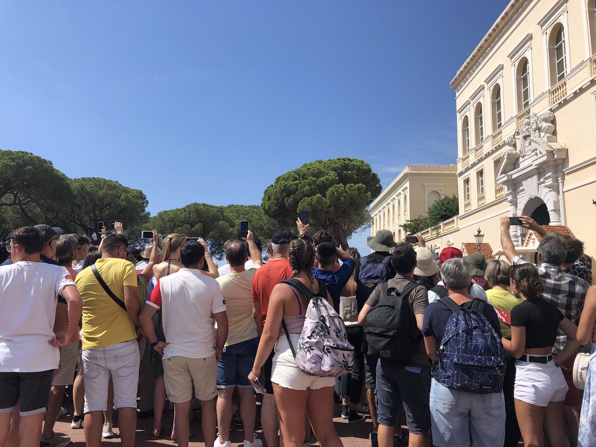 La relève de la garde à Monaco, quand t’es petite.