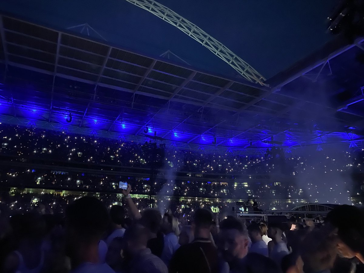 Tay196's tweet photo. Top weekend of music @RichardHawley at the @Leadmill #sheffield then finished off with @coldplay at Wembley #bossweekend #livemusic #coldplaywembley https://t.co/ZTdtjkv4mF