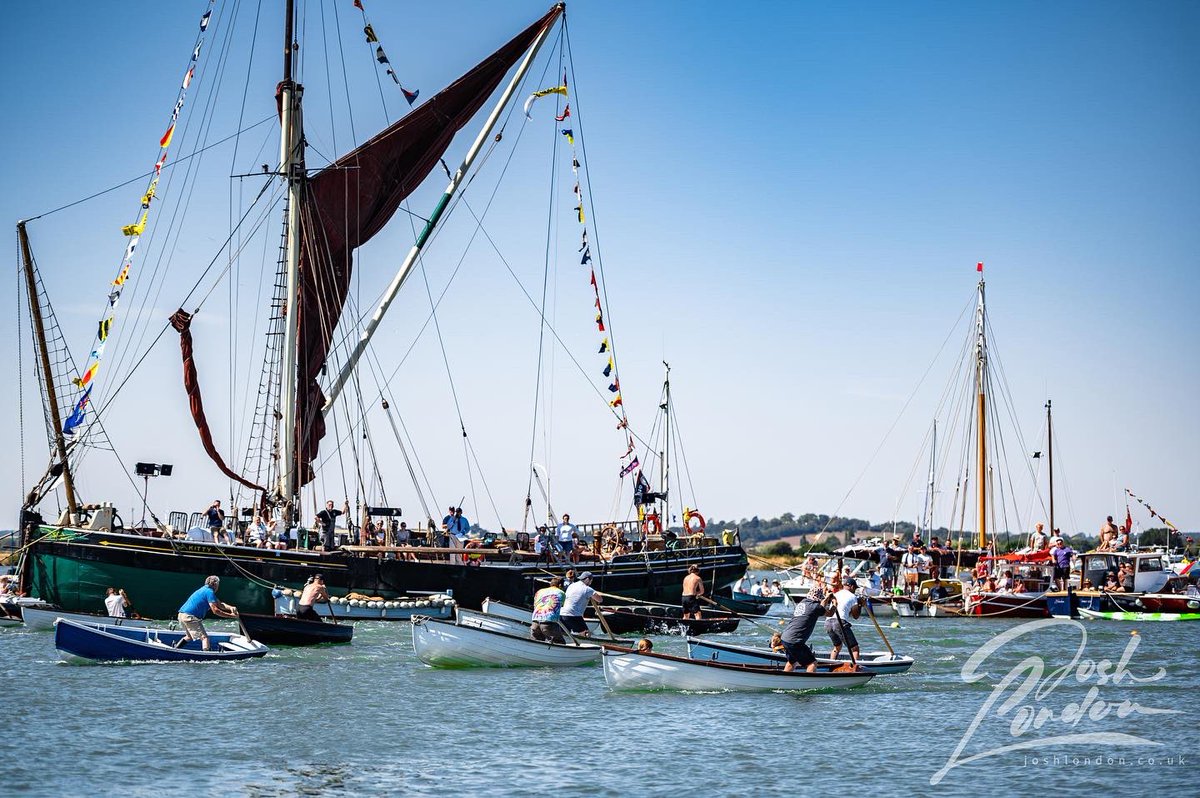 The staple of Mersea island regatta is Kitty! Here she is in all her glory with the begging of the mens scully race #merseaisland #merseaislandregatta #regatta2022