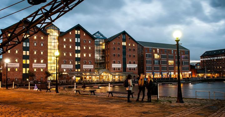 Evening outings at Gloucester Quays got us like 😍 

If you need a bit of retail therapy then this is your place! With plenty of shops to get a new outfit, cafes to enjoy a cuppa or a latte and an array of restaurants to tingle your taste buds - there's so much to do.