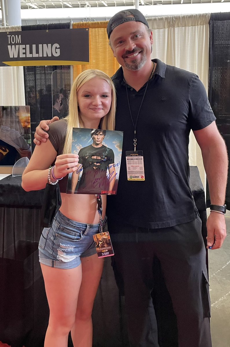 Ladienyte's tweet photo. Huge @CW_Smallville fan for 21 years! I met the incomparable  @michaelrosenbum and my daughter and I met @RealTWelling at @FANEXPOBoston! Made our whole weekend! Thanks for the memories! https://t.co/4C07xJTyFT