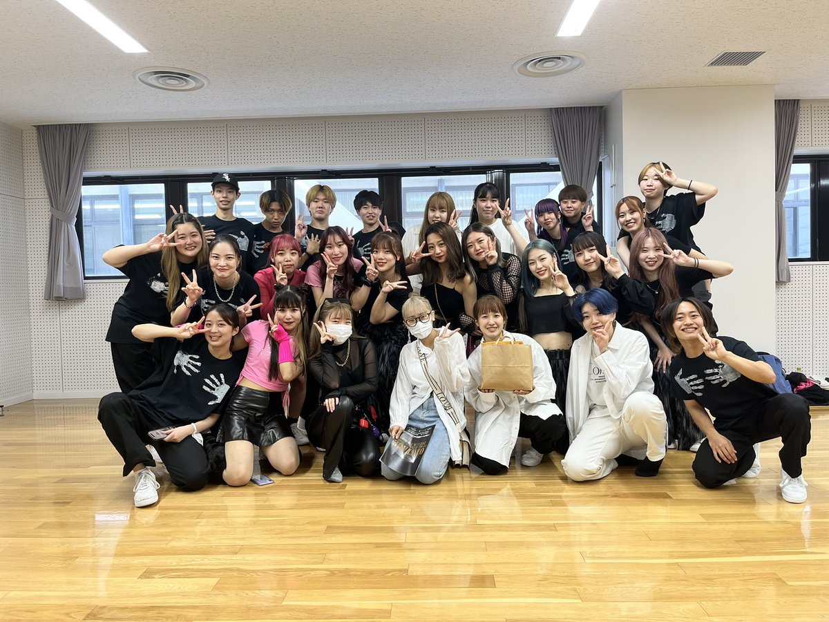 NVA_dancer's tweet photo. 🌟A.R.D.S 第3回 ONSTAGE🌟

Special Guestとしてダンサーコース1年生が出演いたしました😊✨
初めての1年生作品❗️
練習時間が限られてる中よく頑張りました👍🏻

A.R.D.Sさん
素敵な機会をありがとうございました😭
ダンサーコースこれからも頑張って参ります🔥 https://t.co/87nTIFhRqb