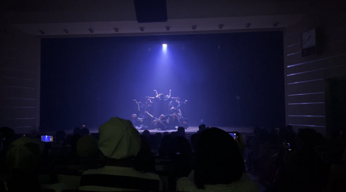 NVA_dancer's tweet photo. 🌟A.R.D.S 第3回 ONSTAGE🌟

Special Guestとしてダンサーコース1年生が出演いたしました😊✨
初めての1年生作品❗️
練習時間が限られてる中よく頑張りました👍🏻

A.R.D.Sさん
素敵な機会をありがとうございました😭
ダンサーコースこれからも頑張って参ります🔥 https://t.co/87nTIFhRqb