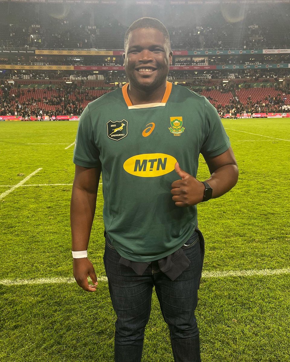 A year ago I packed up 3 suitcases and my golf clubs and moved to Joburg. Fast forward a year and I’ve traveled all over the country,had many cold ones and I got to be sideline at Ellis Park to watch the Boks vs the All Blacks. It’s been the best year of my life ❤️🏉