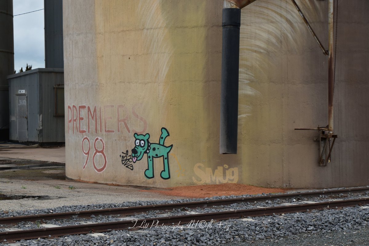 TonyL_Tchum's tweet photo. A little disappointed that someone has put graffiti on the Nullawil Silo art. Premiers logo existed before the mural.
#vandalism #nullawil #nullawilsiloart #smug0ne https://t.co/XMeAxQ2mOz