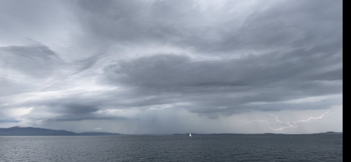 Sean Poynter (@sean_poynter7) on Twitter photo Bit of lightening over Iona from Staffa <a href="/FinMacD/">Finlay MacDonald</a> Bit of lightening over Iona from Staffa <a href="/FinMacD/">Finlay MacDonald</a>