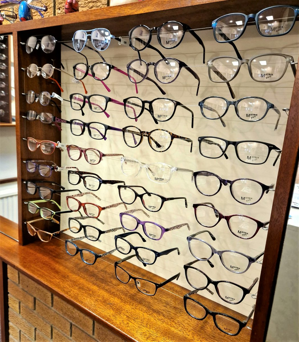 BCOpticians's tweet photo. We have a wide range of children's frames to choose from and most frames come in 2-3 different colours 🤓 👧 👦 👓 

#Childrensglasses
#childrensspecs
#glasses
#newglasses https://t.co/0F4g9Ti2Fd