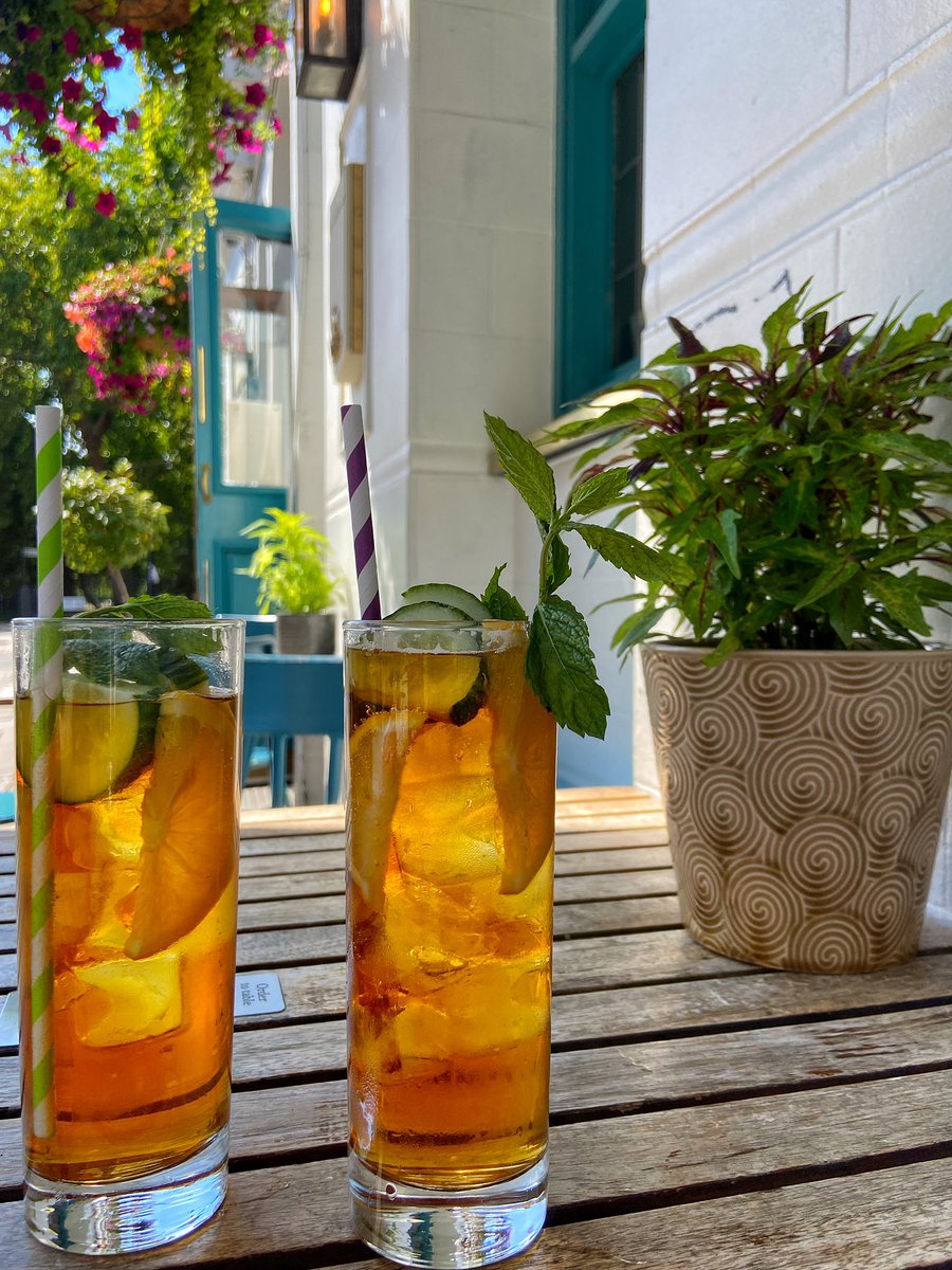 jed_dwight's tweet photo. On Sundays we drink Pimms on Primrose Hill! 😋 #Freshhhhh https://t.co/yziybbmA0S