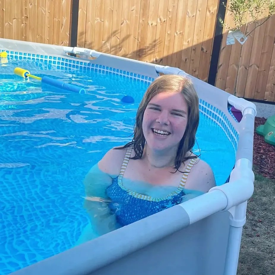 snoopytjee's tweet photo. Pool party 🎉 🌞 https://t.co/ddVGYqb4ox