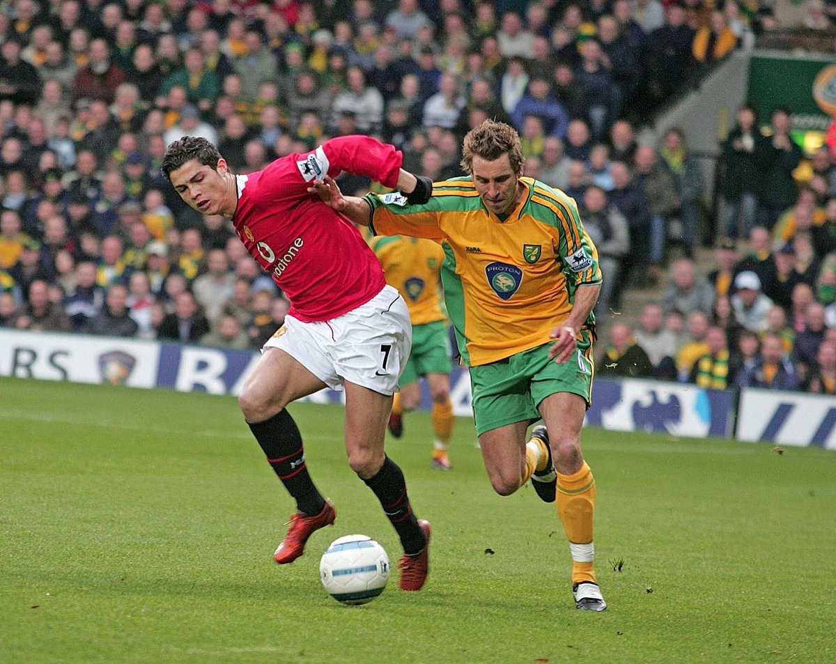 Talk Norwich City (@talknorwichcity) on Twitter photo 📸 #RIPRoger 💚🙏🏼 📸 #RIPRoger 💚🙏🏼