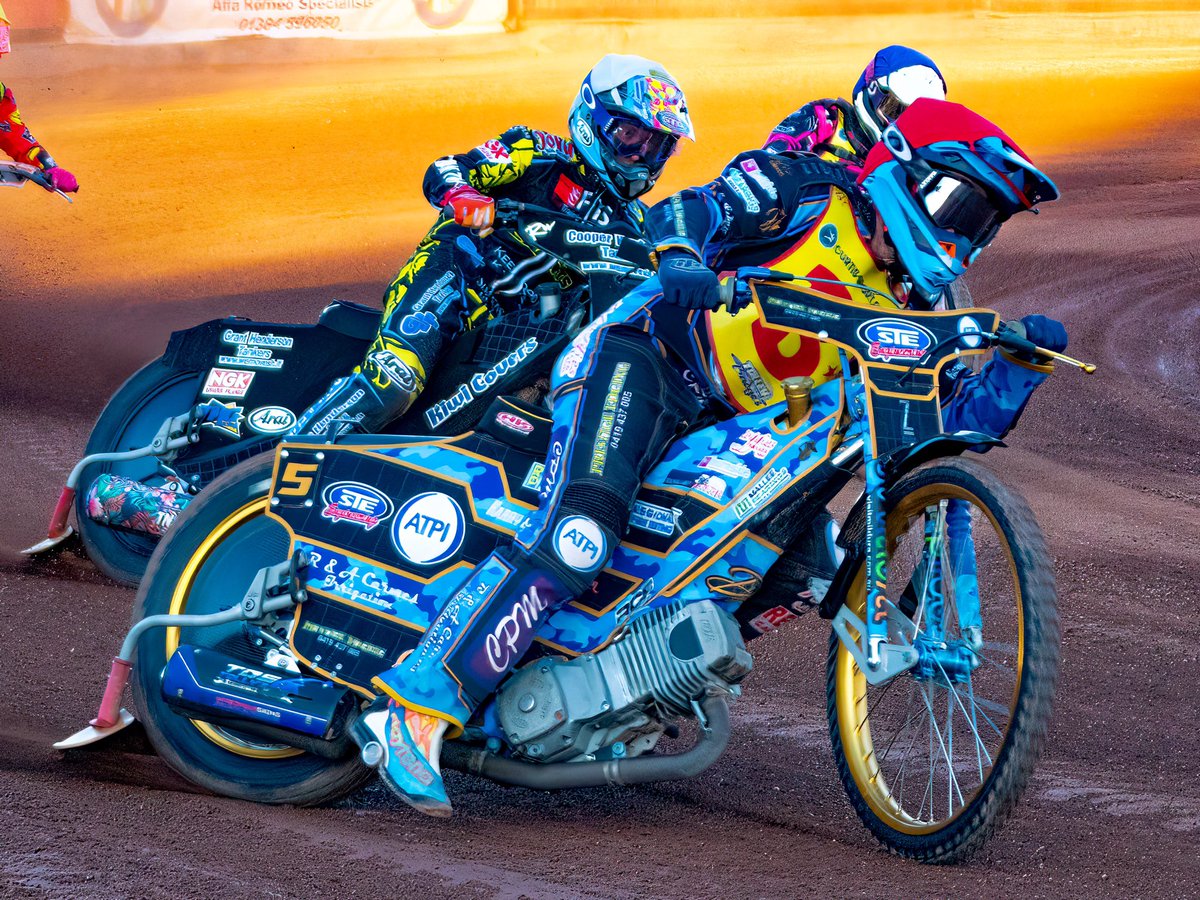 BrumSpeedway's tweet photo. 𝗡𝗘𝗫𝗧 𝗨𝗣 🏁

🐝 Brummies v Coventry Select 
🏟 Perry Barr Stadium
📆 Wednesday August 17
⏰ Gates open 6pm | Tapes-up 7.30
💥 𝘼 𝙉𝙄𝙂𝙃𝙏 𝙇𝙄𝙆𝙀 𝙉𝙊 𝙊𝙏𝙃𝙀𝙍! 

👀 Chris Harris and Hans Andersen spearhead @KeepBeesOnTrack! 

📸 Phil McGlynn
#GiveUsAB 🅱️ | @CurtisSport https://t.co/ymUWTsy5Ek