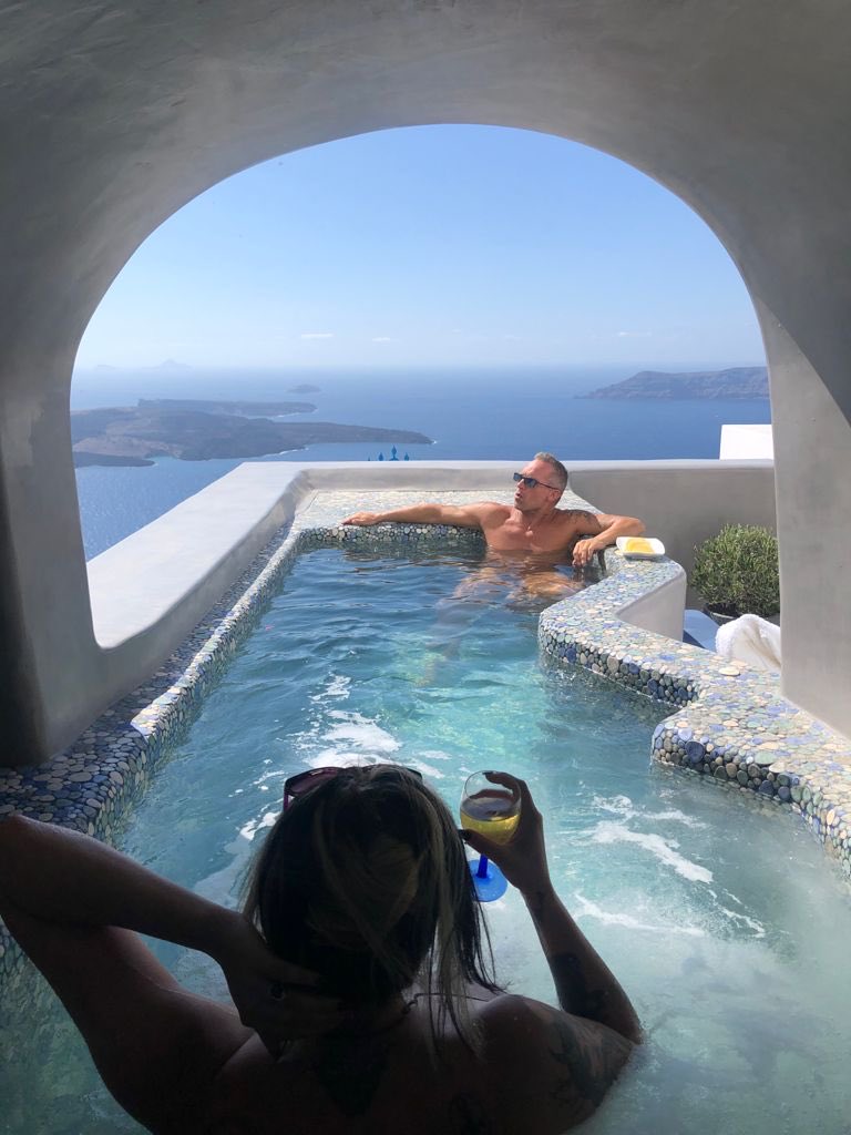 TheVagician2's tweet image. Memories chilling in santorini Greece with @StormyDaniels maybe join my onlyfans and see more 😜🎬🎥😎 onlyfans.com/marcuslondon