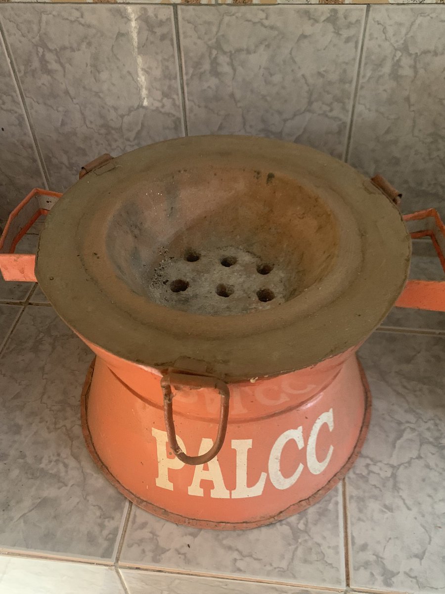 affonazifou's tweet photo. L’heure des fourneaux améliorés du Programme d’Appui à la Lutte Contre les Changements Climatiques (#PALCC) a sonné.
Il a remplacé ce matin les deux bouteilles de gaz.
Ensemble contre les changements climatiques et la vie chère au #Togo.
#TgTwittos https://t.co/WQWcmCHSgz