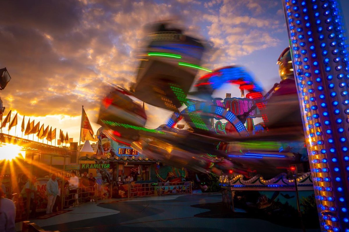 DerAltleher's tweet photo. Auf Cranger Kirmes 1/3
Endlich wieder Crange! Da mussten wir natürlich sofort hin. Bierchen trinken, Karussell fahren und Fotos machen. Crange ist kult!
#Crange #Kirmes #fotostussheimat
#herne #ruhrgebiet #unserwesten #deinnrw #fotografie #ig_nrw #instastammtischnrw #pottspots https://t.co/YiBwHhRp8E