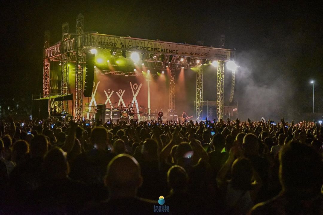 Litfiba's tweet photo. Ora mini-pausa ferragostiana e poi si torna onstage giovedì 18 all’#OverSoundFestival di Lecce… Ci sarà da divertirsi! 🤟🏽

Ph Ivan Sanna, Alessandro Sanna
@pieropelu #ghigorenzulli
#Litfiba #LUltimoGirone #Litfiba40 #AlgheroExperience @officialFandP @RadioCapital_fm https://t.co/qNqm7HmbJz