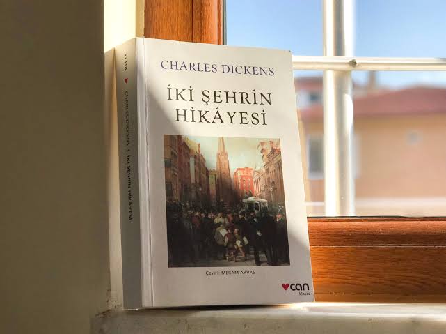 'Bir gün yorgun bedenlerin dinlendiği yerde yeniden buluşacağız…”

İki Şehrin Hikâyesi, Charles Dickens