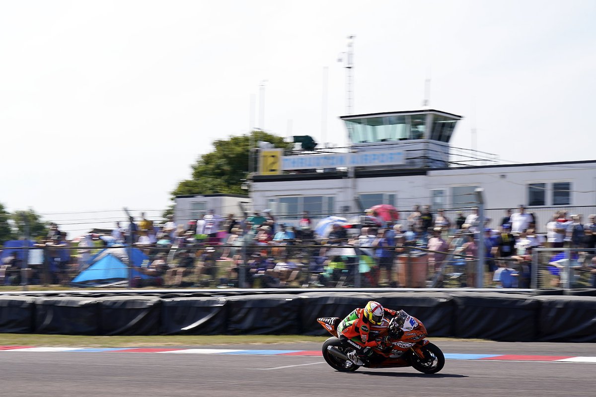 MCNSport's tweet photo. Gearlink Kawasaki are paying tribute to the late Norma de Bidaph for the team's home round at Thruxton with a special orange livery. Have you spotted Luke Stapleford this weekend? 📸@Impact_Images #ThruxtonBSB https://t.co/uVDJrOCzoV