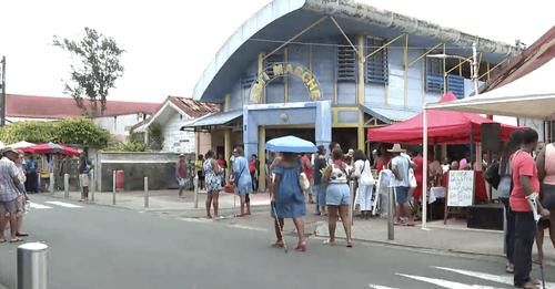 la1ere's tweet photo. #Martinique : après trois ans d’absence, "le Festival de la #dachine" a retrouvé samedi son public au Morne Rouge. Les #agriculteurs avaient prévu un tonnage exceptionnel afin de satisfaire la demande des quelque 5000 visiteurs attendus dans la commune
➡️https://t.co/0kWuI3gbEz https://t.co/3iT2jMo61a
