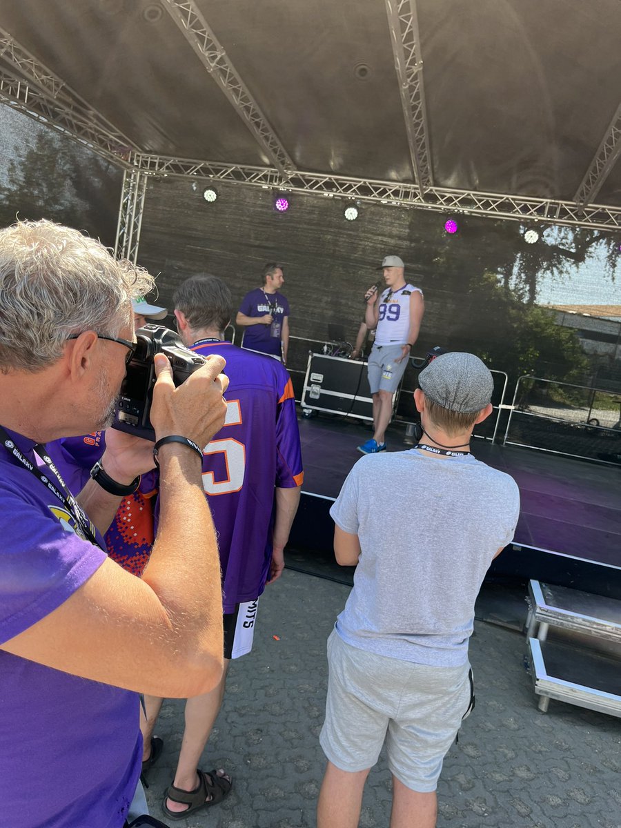 ViennaVikings's tweet photo. Meanwhile at the @FFM_Galaxy #PowerParty - 
@primetime_flo on stage! 

#PurpleReign #ViennaVikings #ELF @ELF_Official https://t.co/Wrl2om78T6
