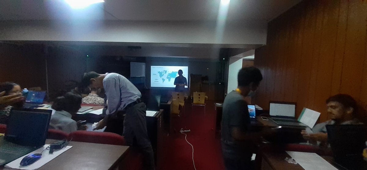 R User Group Nepal tweet media