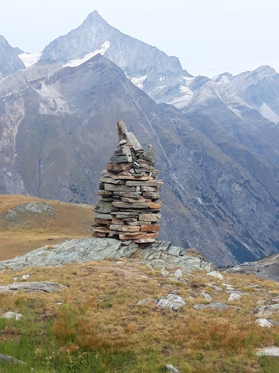 Weisshorn 
#zermatt 
#steinmandli 
#wallis