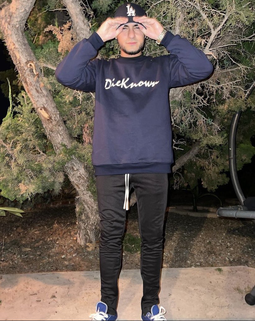 dklaofficial's tweet photo. Featuring our “Navy blue crew necks” https://t.co/1OmZHdlSlM