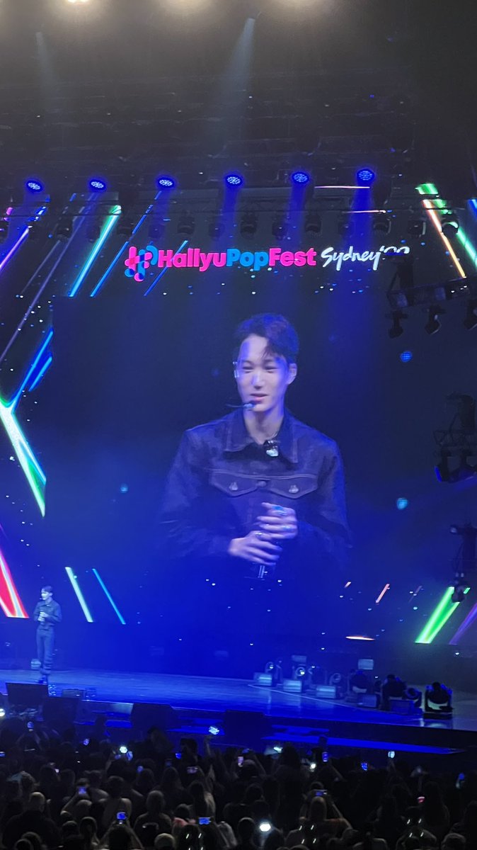 gildasings's tweet photo. So noisy!!!!!!!!! #KAIinSydney2022 #HallyuPopFestSydney2022 👏👏👏 https://t.co/1zpfoaYoda