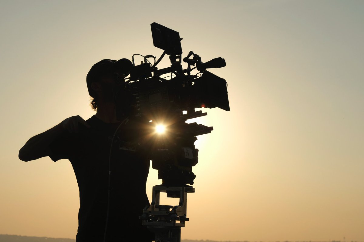 GrahamBart's tweet photo. Film crew silhouette appreciation post. #filmcrew #unitphotographer https://t.co/p0SZlxtMzU