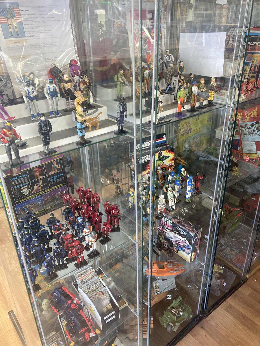 jamiesmart's tweet photo. Stumbled into heaven and it’s huuuuge 😍 https://t.co/dtQZJNqeQ1