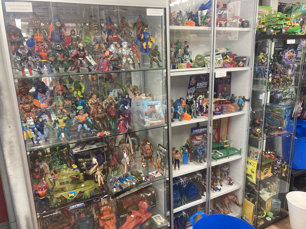 jamiesmart's tweet photo. Stumbled into heaven and it’s huuuuge 😍 https://t.co/dtQZJNqeQ1