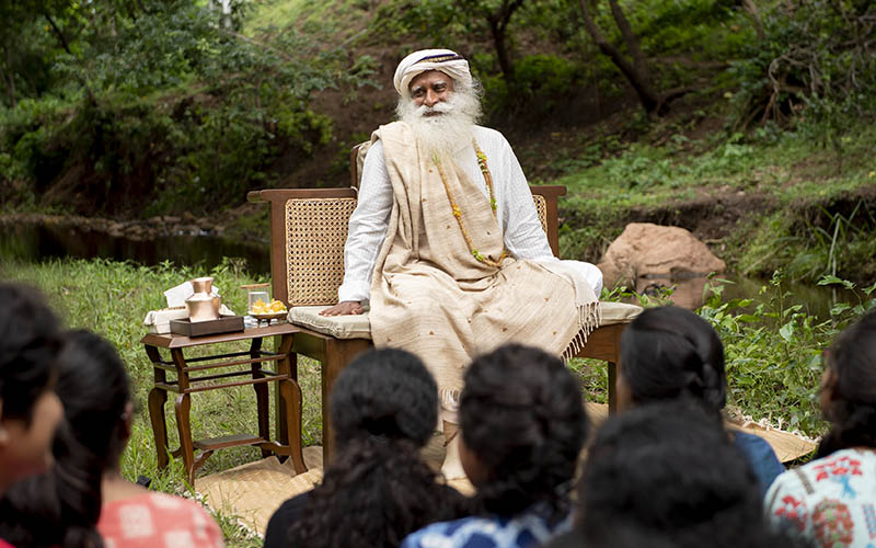 SadhguruJV's tweet photo. No one likes to be managed. But everyone longs to be included. #SadhguruQuotes https://t.co/1h1ghg3oEh