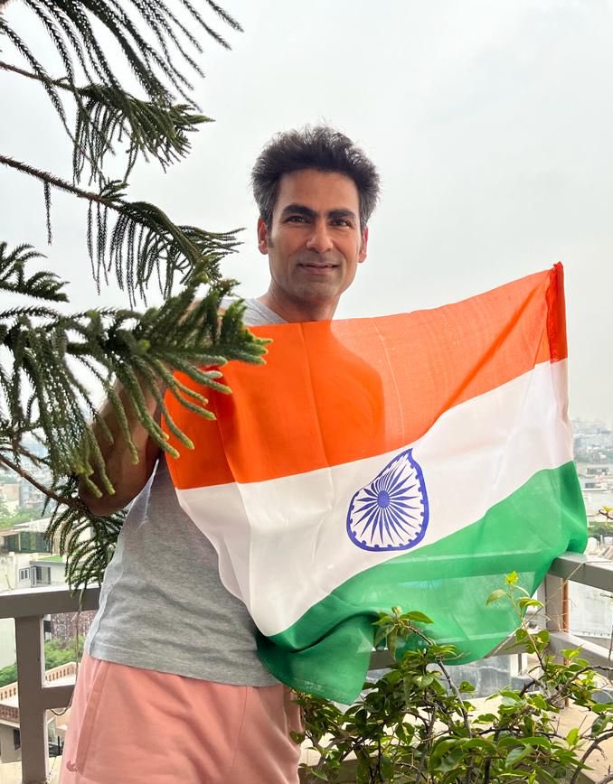 MohammadKaif's tweet photo. I know the magical power of tiranga and India jersey, that's why I believe in the importance of Independence Day. Har ghar mein tiranga, har dil mein tiranga. Happy 75th to everyone, yeh apna tyohaar hai.

#HarGharTiranga #AzadiKaAmritMahotsav https://t.co/tZmTuGGN1m