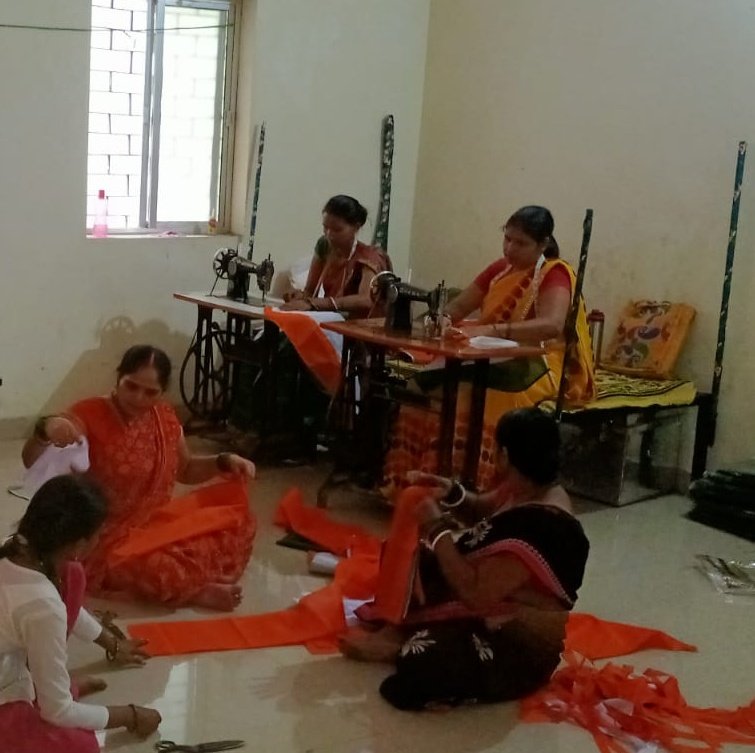 renubtp's tweet photo. Women at #Bharatpur #Rajasthan making National Flag #Tiranga for #HarGharTiranga campaign....These women supported by @ActionAidIndia in the leadership of Hon.@sndeep Ji nd Ma'am @sion_kongari Ji..women thankful to sir @sndeep ji for providing #sewing_machines. #GharGharTiranga https://t.co/X3KMCAjinT
