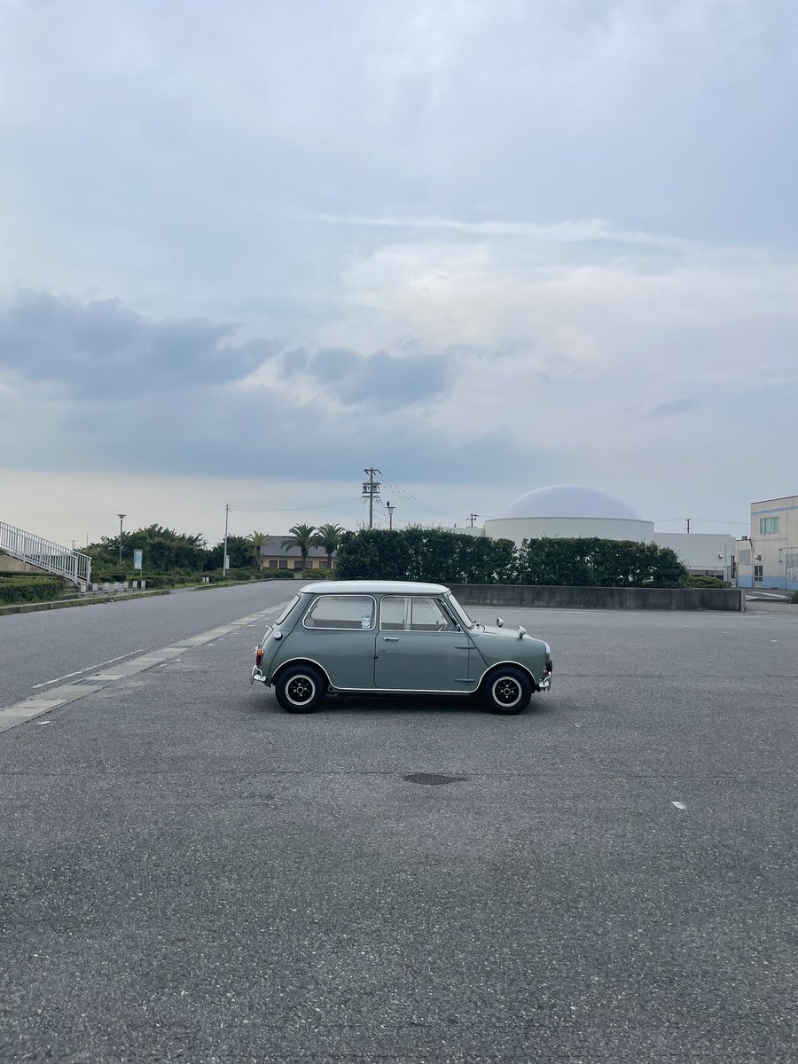 CooperGarageC's tweet photo. ポツンとひとり絵になるミニ。 https://t.co/qsk9jKo4bZ
