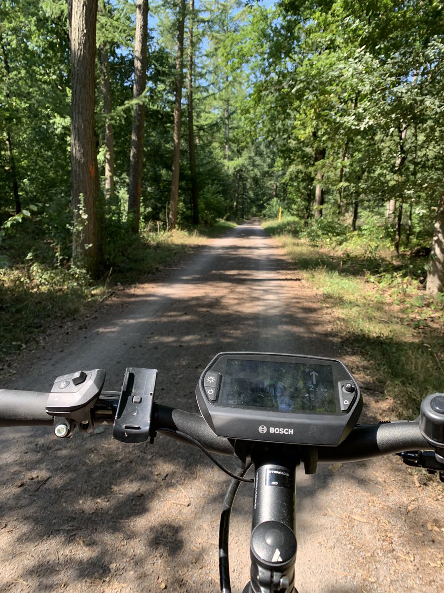 Heute vor der großen Hitze mit dem Rad #geocachen gewesen. Knapp unter 50km. 3 Dosen gefunden und eine DNF. Konnten so Signal wieder was bewegen. Jetzt im Pool davon erholen 😎. #Cachefrequenz #GoGeocaching