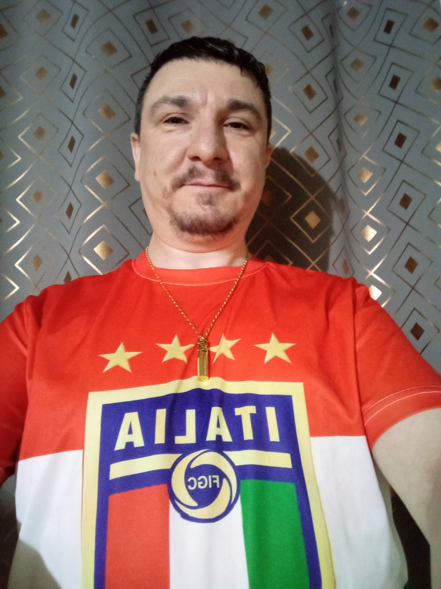 ITALOFRANCESE1's tweet photo. L'orgoglio quando indosso questa maglia
🇮🇹🟢⚪🔴🇮🇹
🔷️
🔷️
#neiperte #orgoglio #indosso #maglia #valledaosta #lombardia #puglia #basilicata #calabria #sicilia #sardegna #campania #lazio #umbria #toscana #liguria #piemonte #vitaebella #squaddraazzura #nazionale https://t.co/CPhaSCQgqX